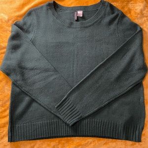 Forest green lightweight crewneck sweater